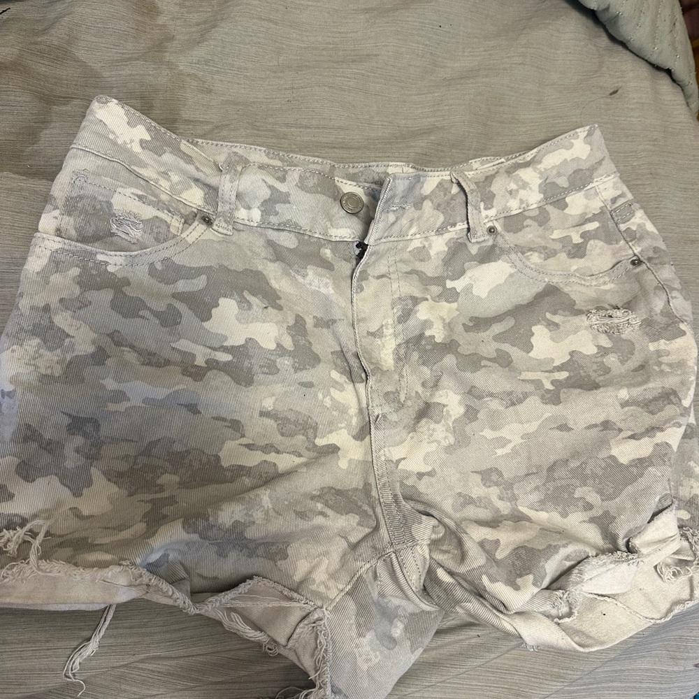 camo shorts